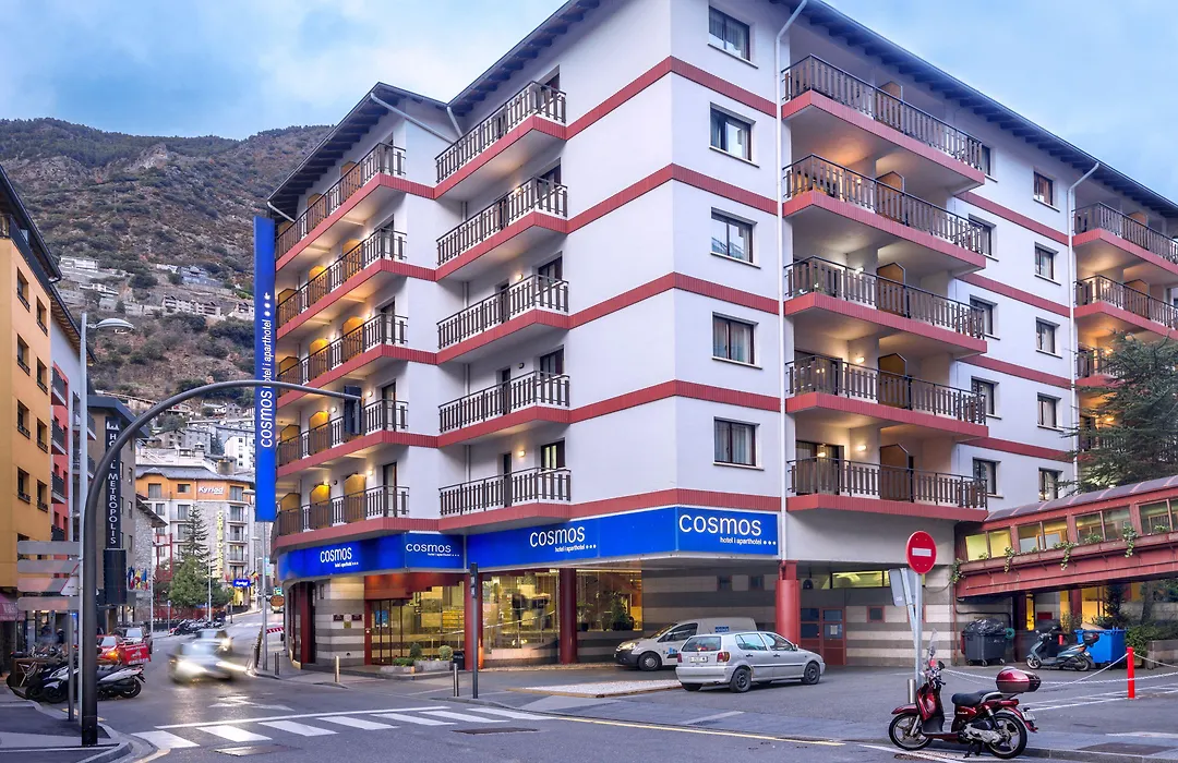 Hotel & Aparthotel Cosmos-1